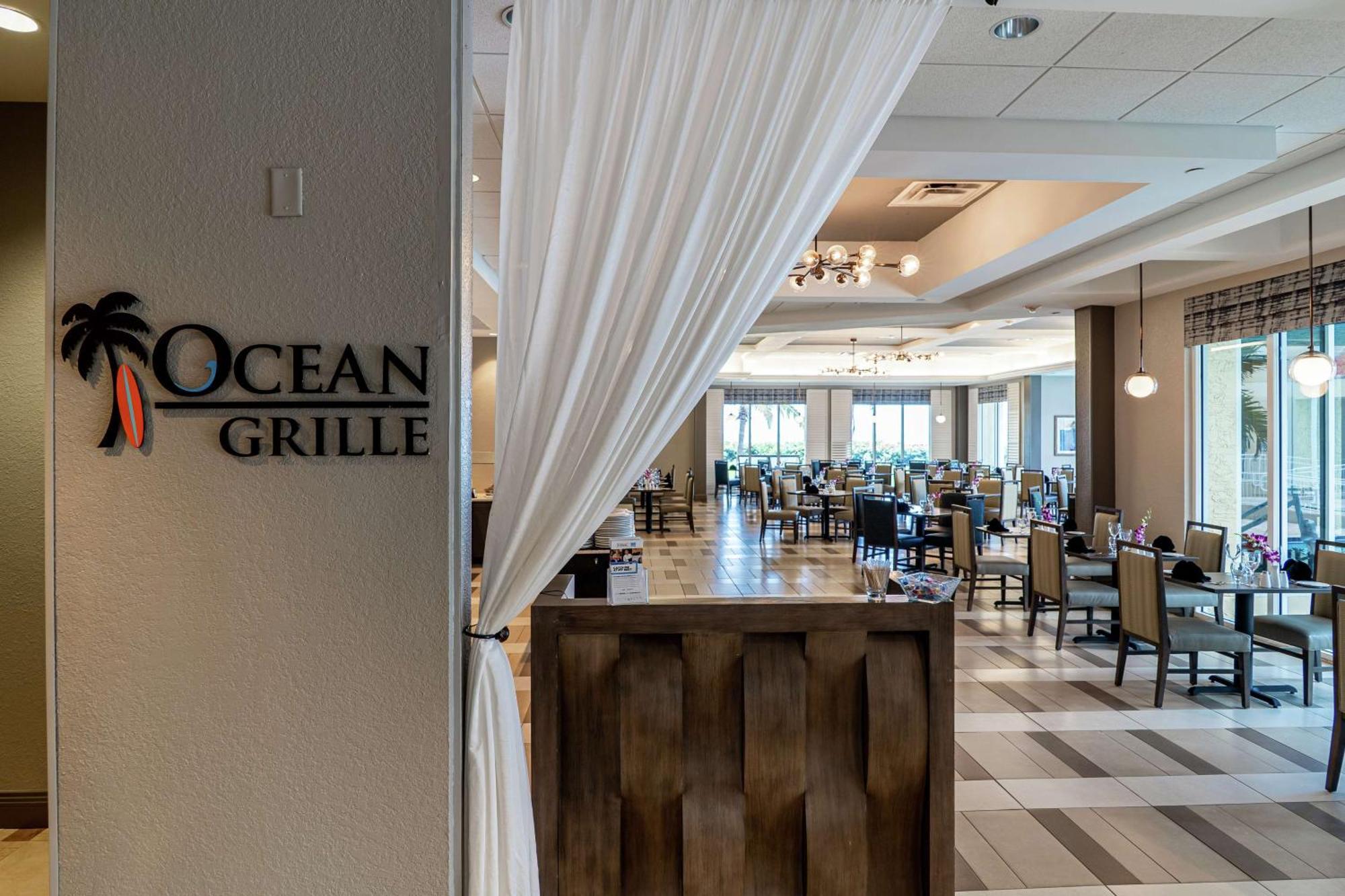Hilton Melbourne Beach Oceanfront Exterior photo